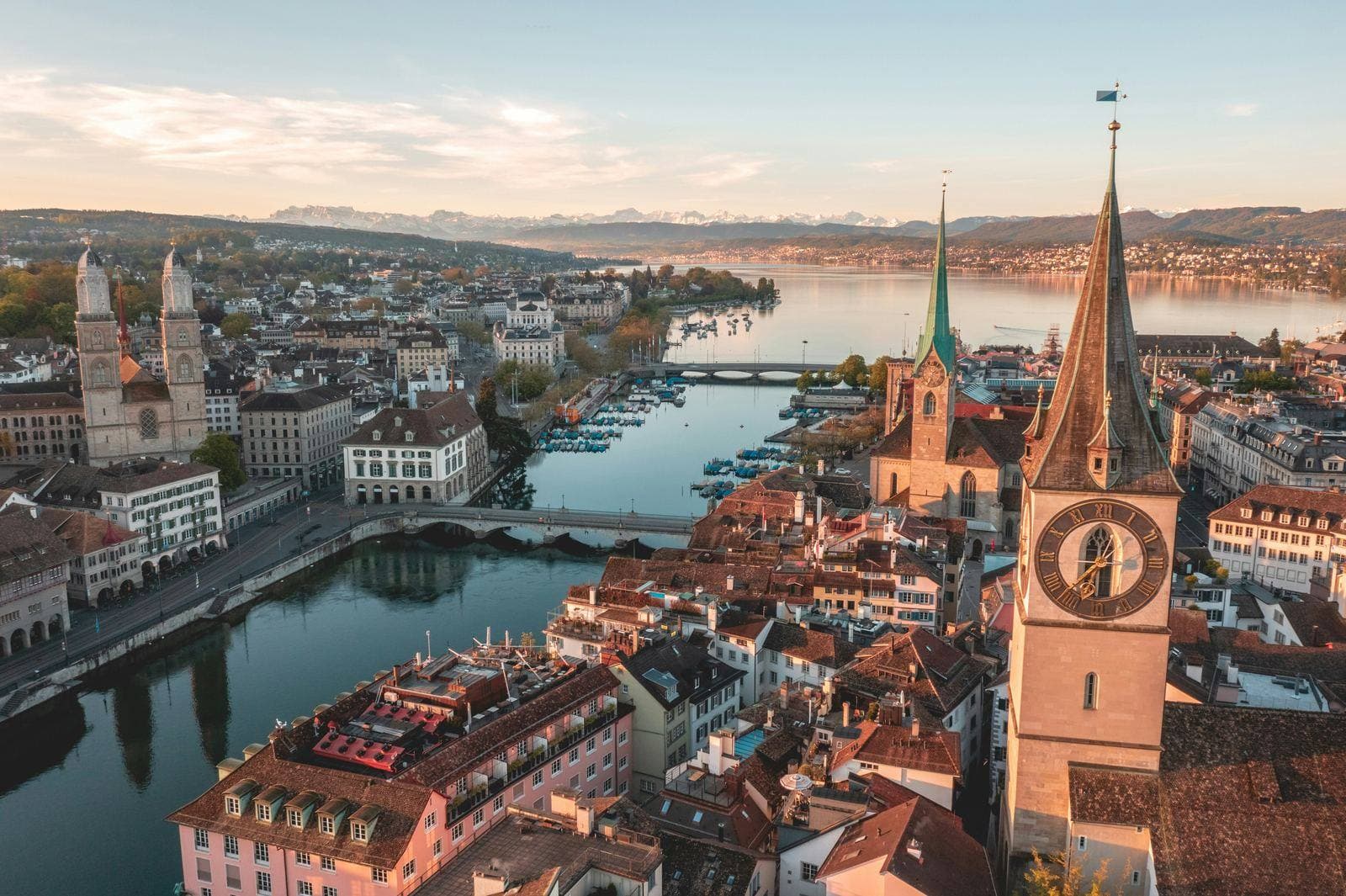 Silvester in Zürich: Feuerwerk über dem See, die besten Plätze und sicher nach Hause
